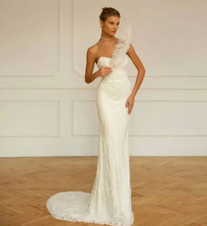 Feel Gorgeous in These Unique Bridal Dresses! Image