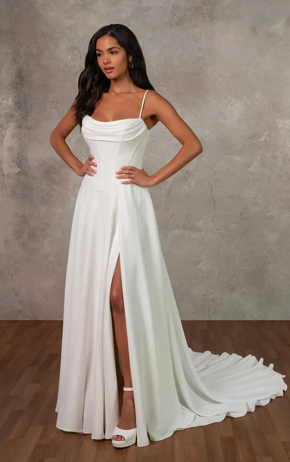 Bridal Looks for Intimate Weddings vs. Large Celebrations Image