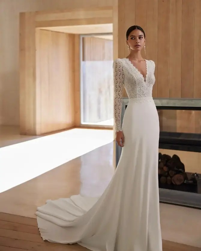 Winter Wonderland Weddings: The Best Dresses for a Cold-Weather Ceremony Image
