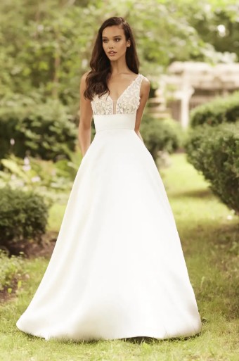 Paloma Blanca Style #P5078 #1 thumbnail